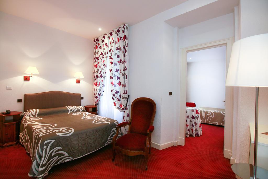 Hotel D'Etigny Bagneres-de-Luchon Экстерьер фото