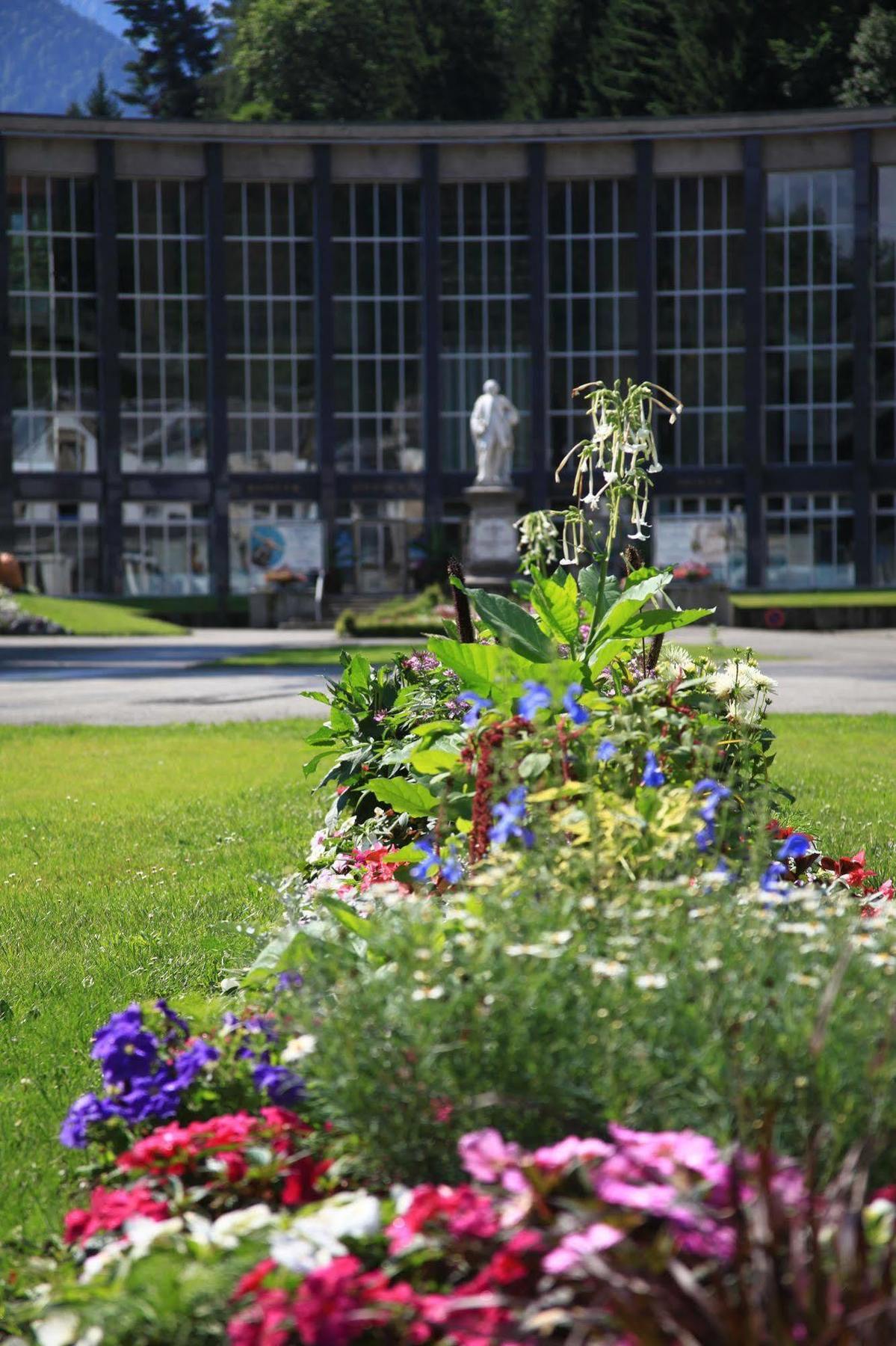 Hotel D'Etigny Bagneres-de-Luchon Экстерьер фото