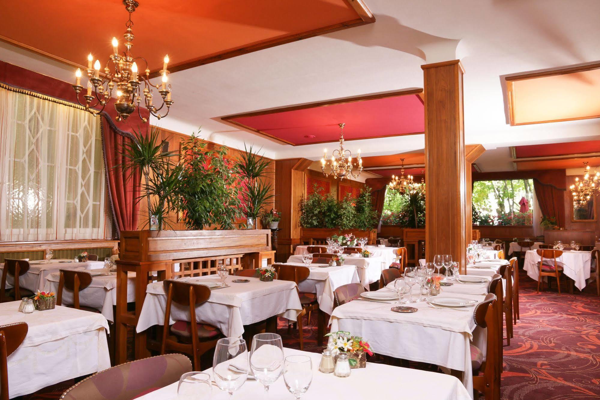 Hotel D'Etigny Bagneres-de-Luchon Экстерьер фото