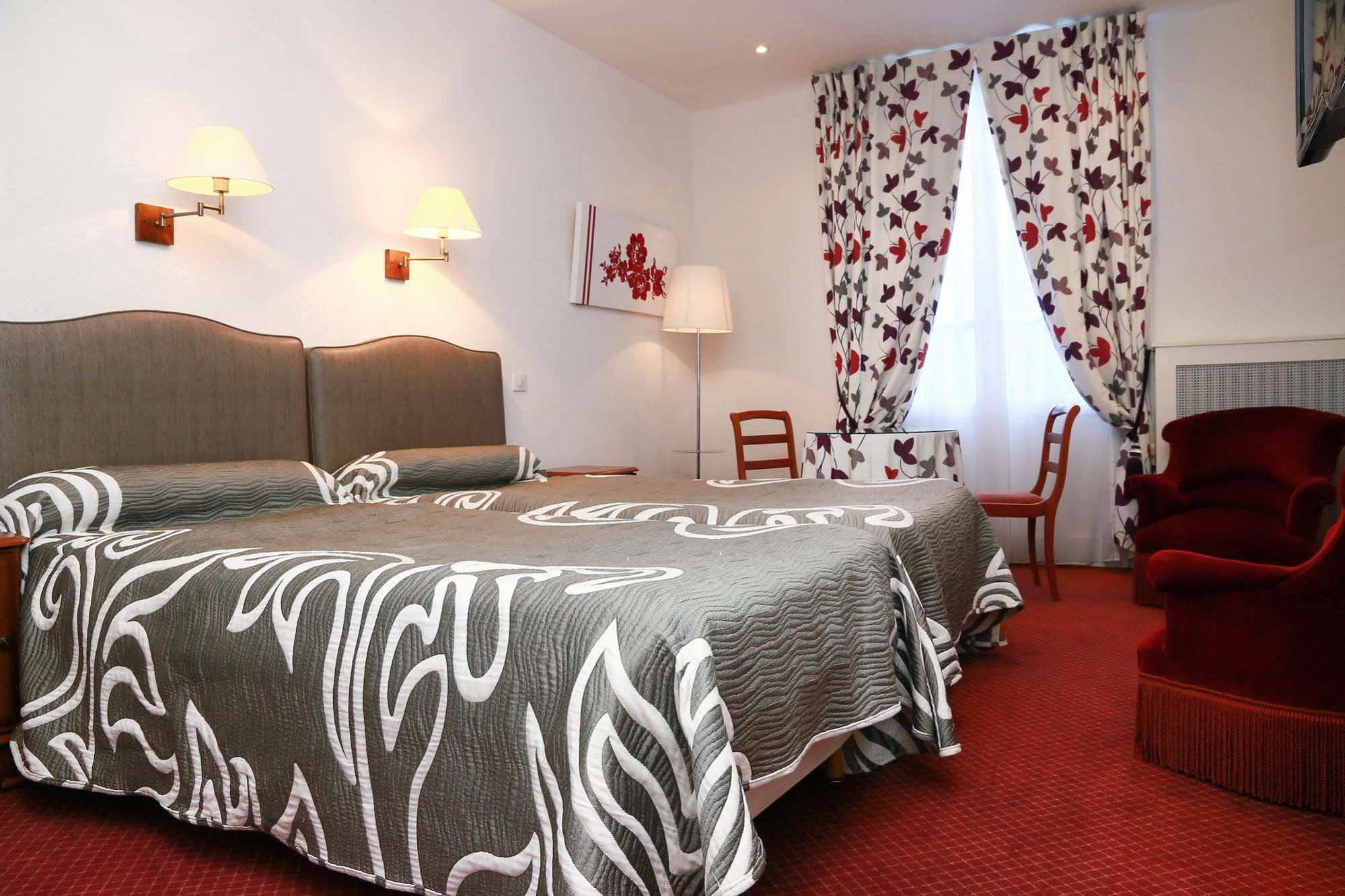 Hotel D'Etigny Bagneres-de-Luchon Экстерьер фото